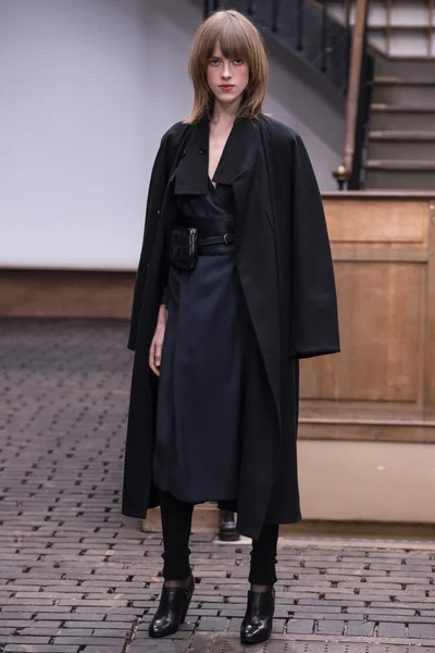 Look 19